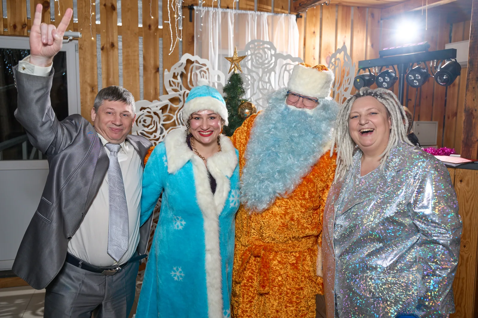 Новогодний корпоратив, кадр 3